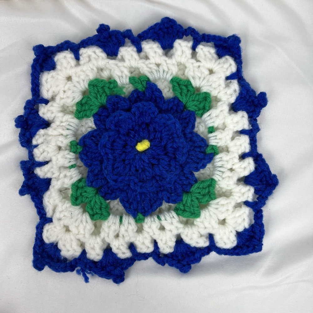 Handmade Crochet Floral Square Blue White Granny Square Vintage‎ Cottagecore